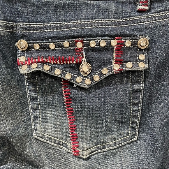 Cowgirl Tuff Co Jeans. Bootcut Women’s Size 28 Length 33 Studded Red Details - Picture 9 of 16